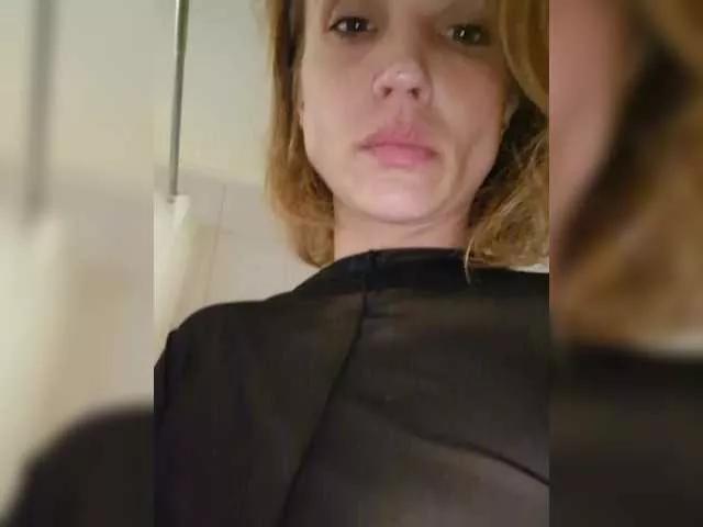 Offline -Princess-Kitana- on BongaCams