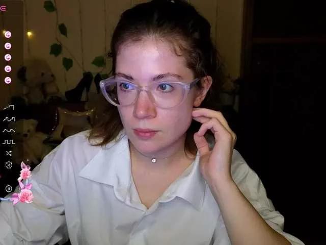 Offline Aliciafolow009 on BongaCams