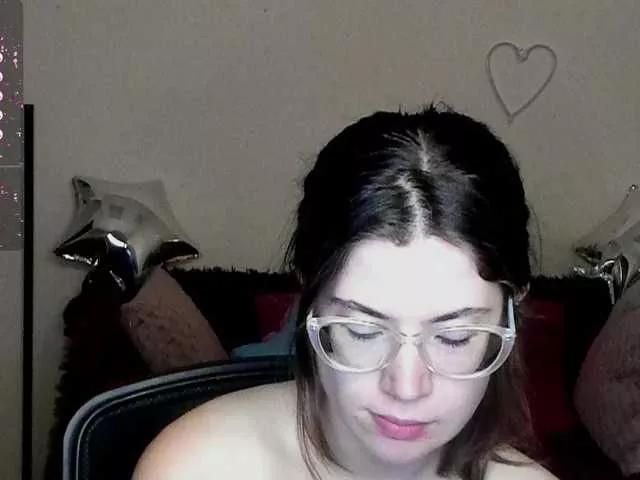 Offline Aliciafolow009 on BongaCams