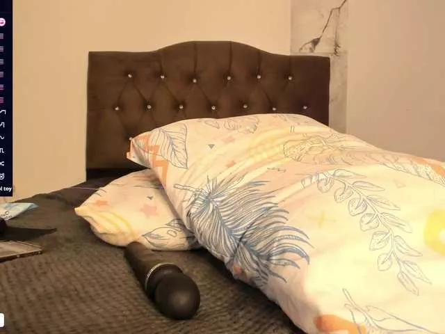 Offline Alysson-18 on BongaCams