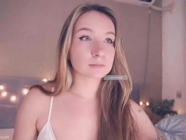 alyyyson on BongaCams
