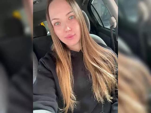 Offline amberbenz on BongaCams