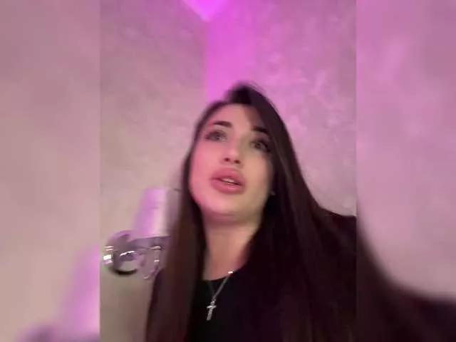 Freechat BettyBoom13 on BongaCams