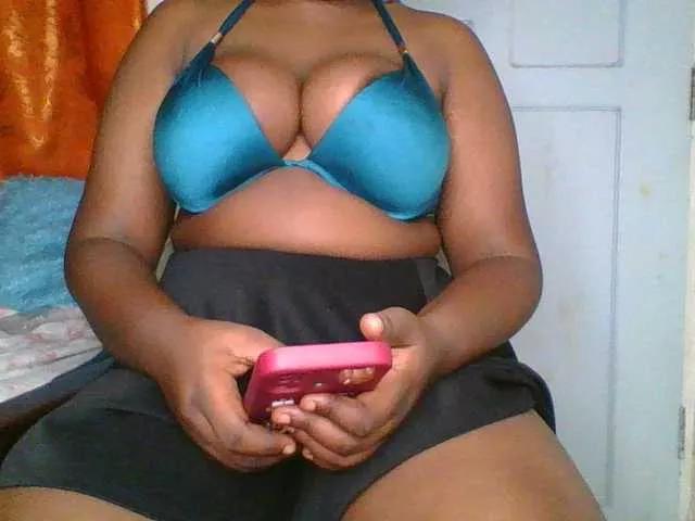 Freechat bigzonroe24 on BongaCams