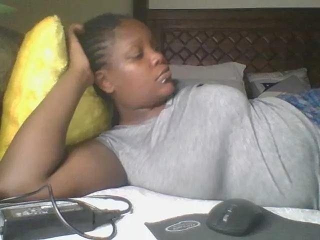 Freechat bigzonroe24 on BongaCams