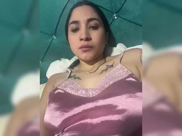 Freechat britt-grey on BongaCams