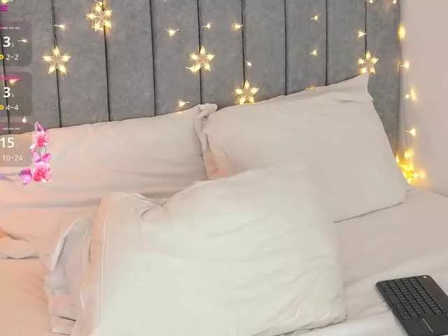 Offline Caralella on BongaCams