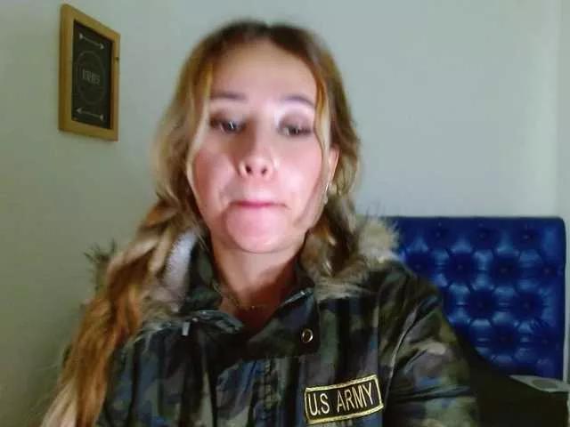 Offline carlabeer on BongaCams