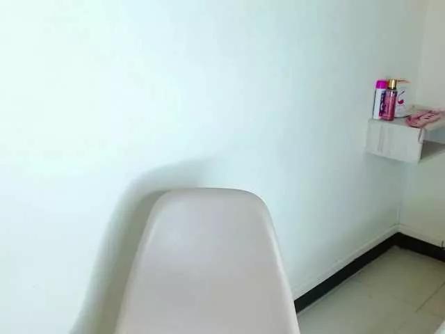 Offline carlabeer on BongaCams