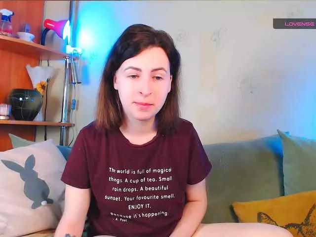 Offline Caroline1995 on BongaCams