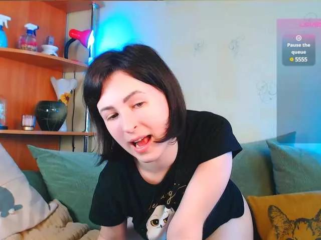 Offline Caroline1995 on BongaCams
