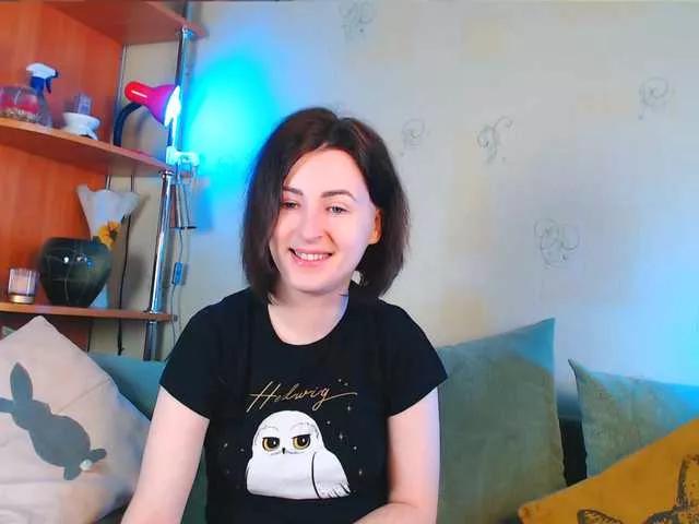 Offline Caroline1995 on BongaCams