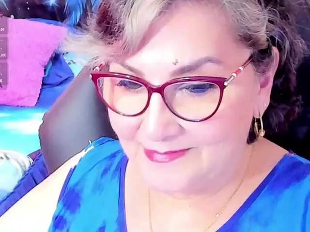 Freechat cataleya-mom on BongaCams