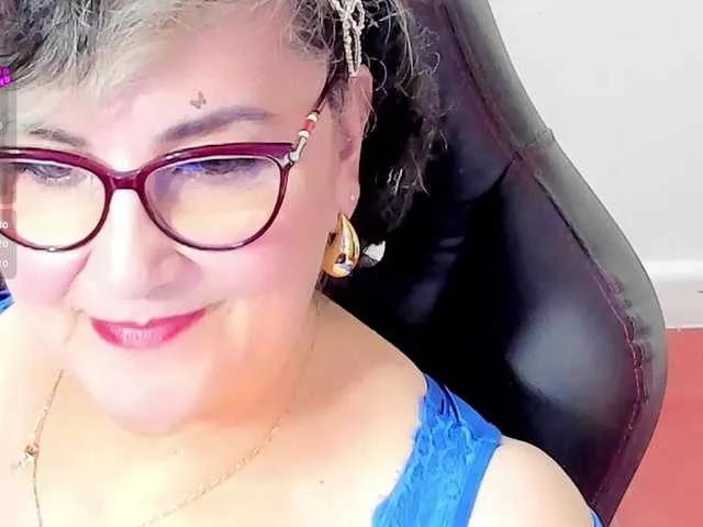 Freechat cataleya-mom on BongaCams