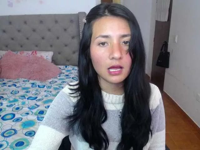 Freechat catalinahounn on BongaCams