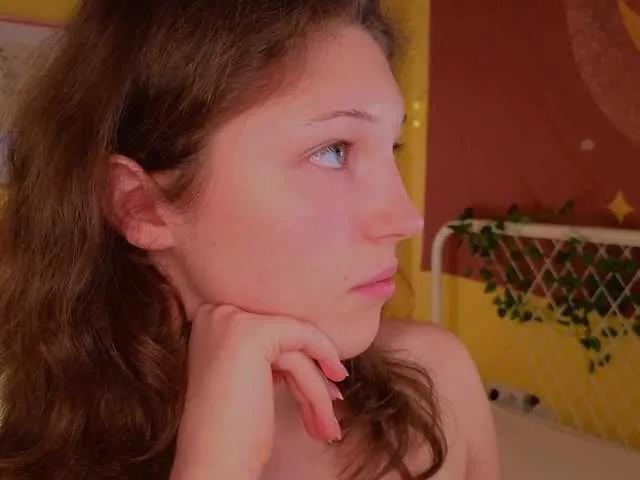 CherryLea — I`m a sweet, down-to-earty girl who loves attention and admiring looks from the crowd. I hope we`ll like each other become best friends!