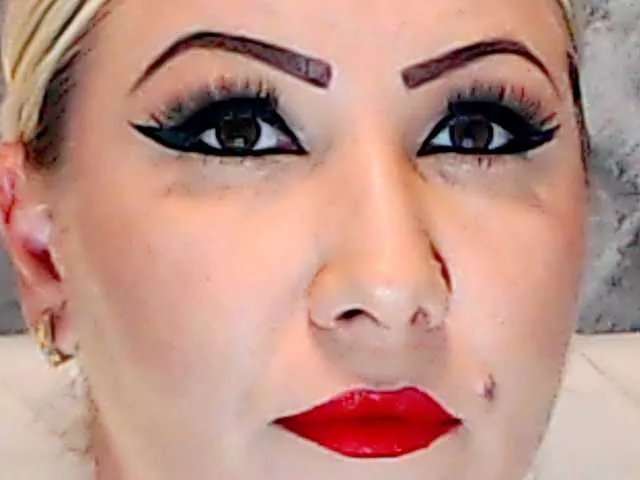 Freechat ClaudieTaylon on BongaCams