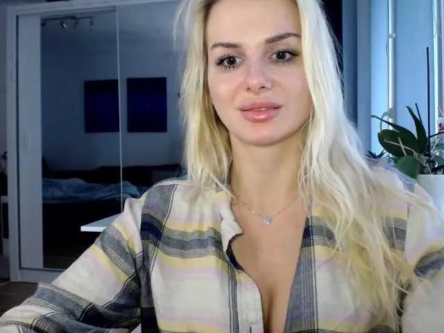 Offline Cornelia22hot on BongaCams