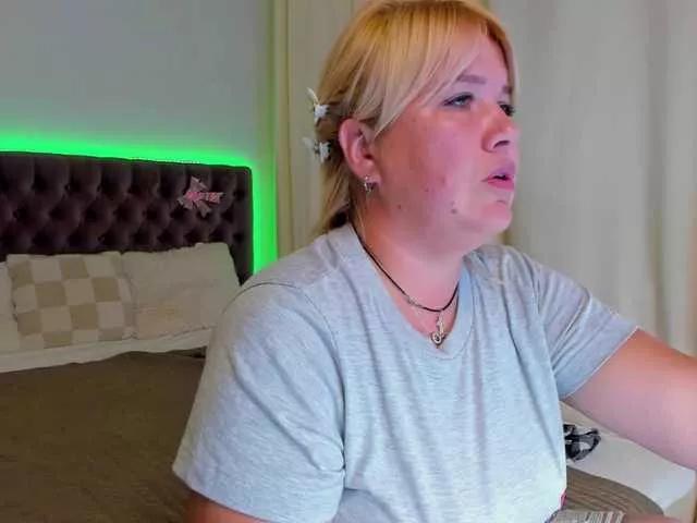 Offline CurlyDream on BongaCams