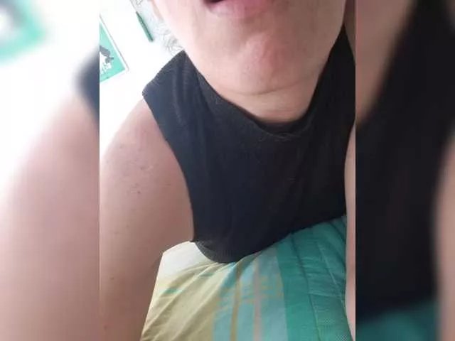 Freechat CurlyHanna on BongaCams