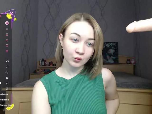 Offline DaddysSluttyGirl on BongaCams