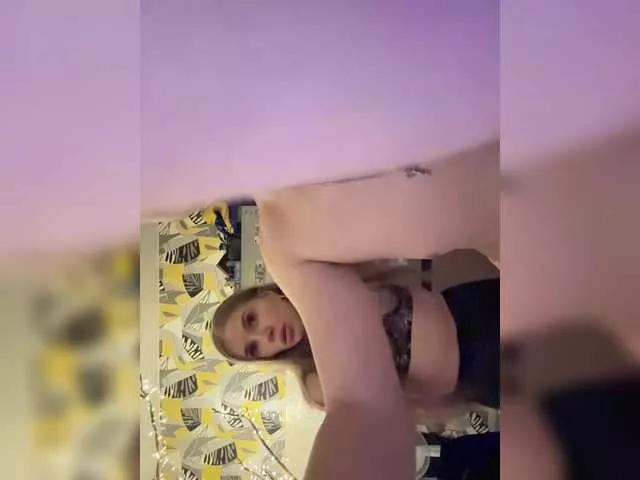 Freechat dawntis222 on BongaCams