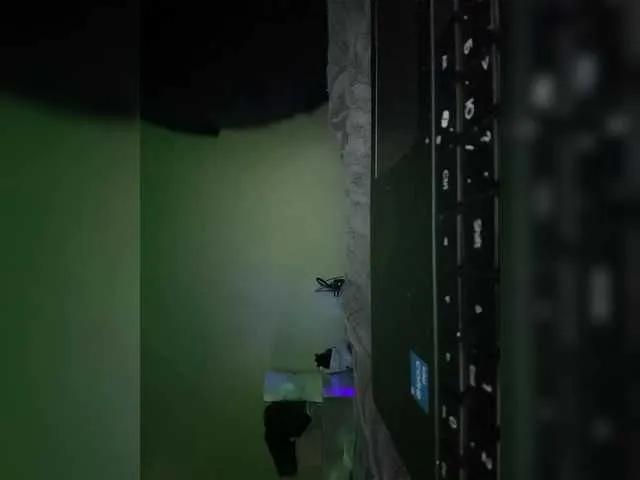 Freechat dawntis222 on BongaCams