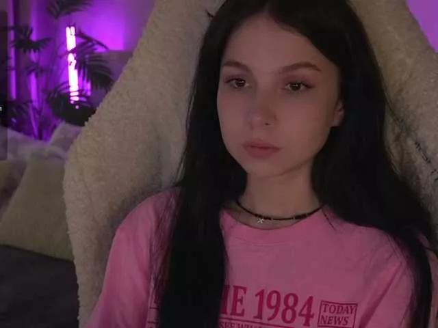 Offline DrammaQueennnn on BongaCams