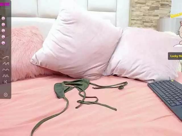 Offline EllaDavs on BongaCams