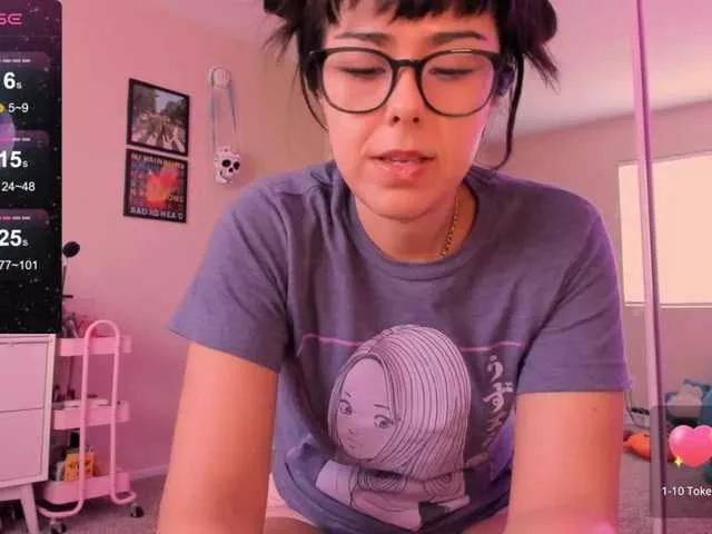Offline EveeLuna on BongaCams