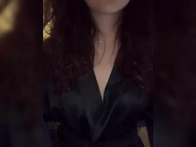 Offline FeeBee on BongaCams