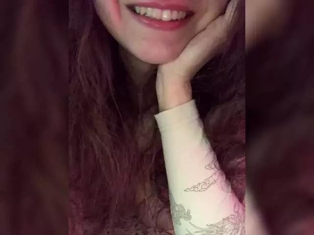 Offline FeeBee on BongaCams