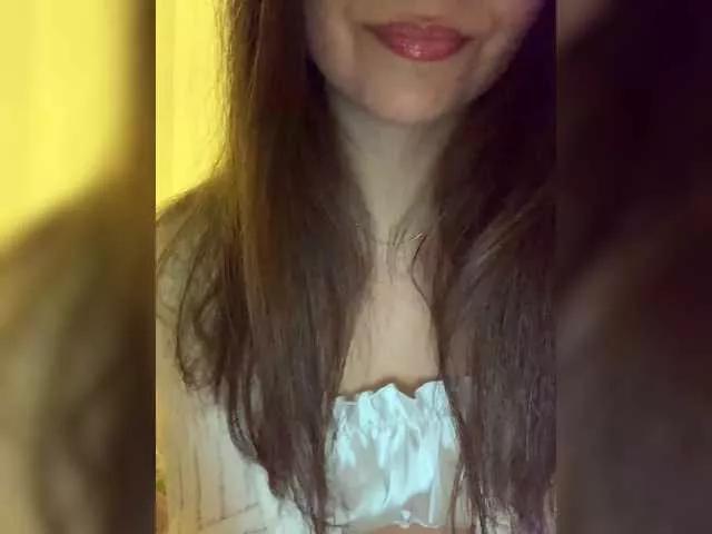 Offline FeeBee on BongaCams