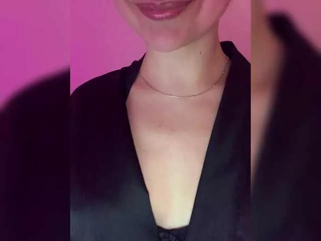 Offline FeeBee on BongaCams