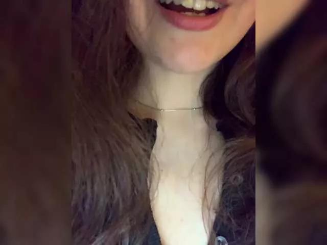 Offline FeeBee on BongaCams