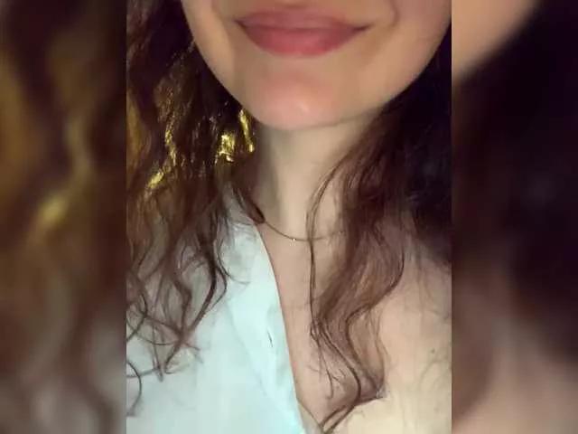 Offline FeeBee on BongaCams