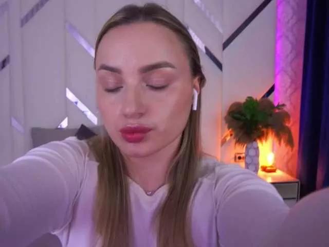 Offline FloraGreys on BongaCams