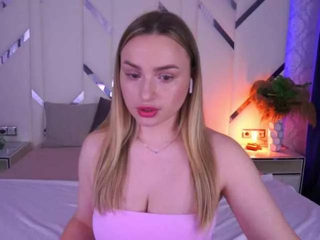 Offline FloraGreys on BongaCams