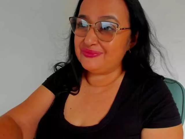 Offline Gianahomi on BongaCams