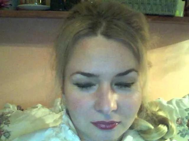 BongaCams HollyLaPretty is Freechat HollyLaPretty — I like men who are self-confident enough to not be afraid of a strong woman. Be that man and I will fulfill all your expectations