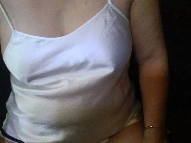 Offline HotSqrt4u on BongaCams