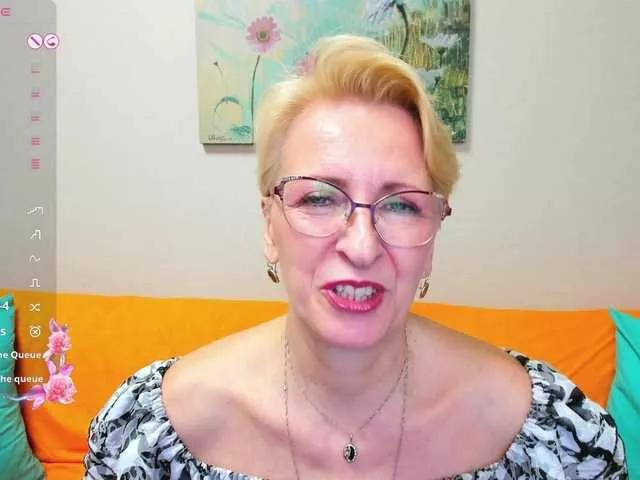 Offline iamyourdream89 on BongaCams