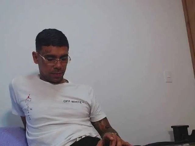 BongaCams Jonesjones15 is Freechat Jonesjones15 — Hablar sucio y que hagan c2c