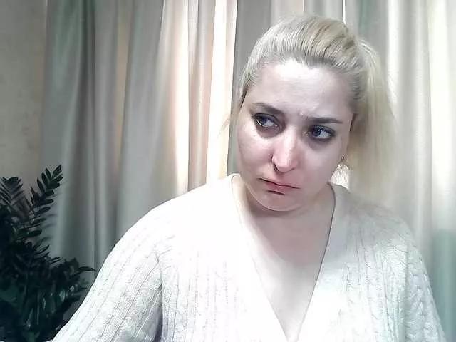 Offline KickaIricka on BongaCams