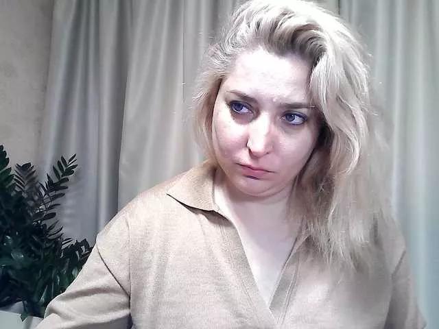 Offline KickaIricka on BongaCams