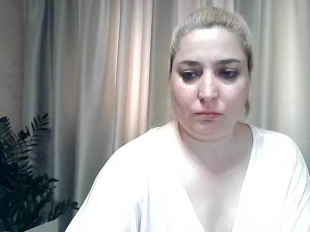 Offline KickaIricka on BongaCams