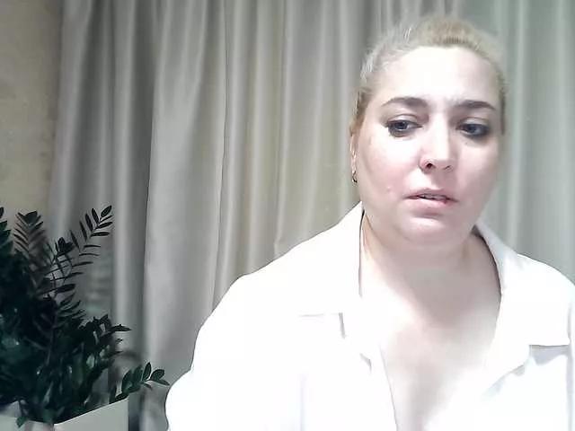 Offline KickaIricka on BongaCams