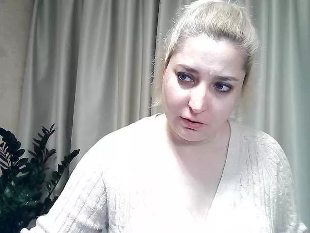 Offline KickaIricka on BongaCams