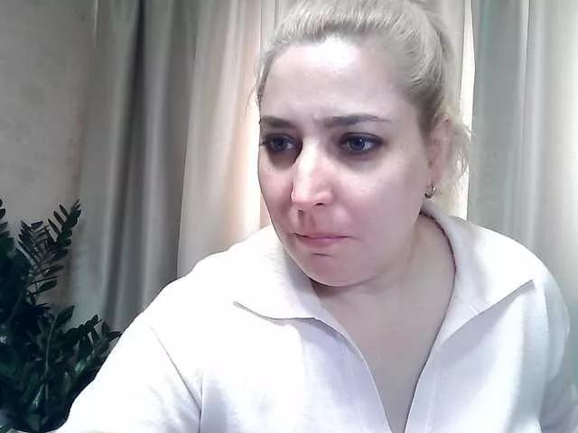 Offline KickaIricka on BongaCams