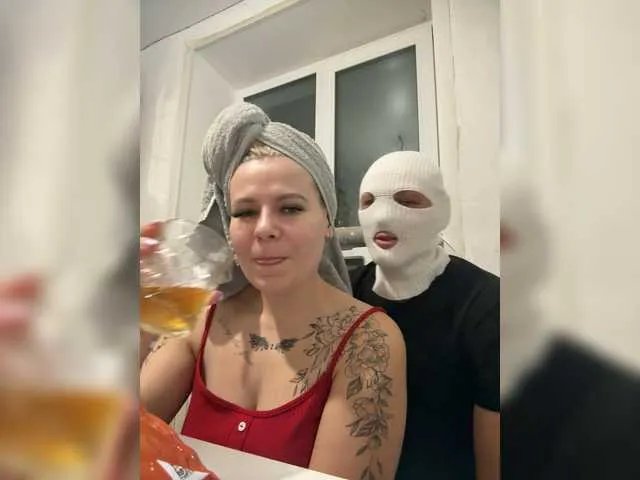 Freechat KiraNika on BongaCams